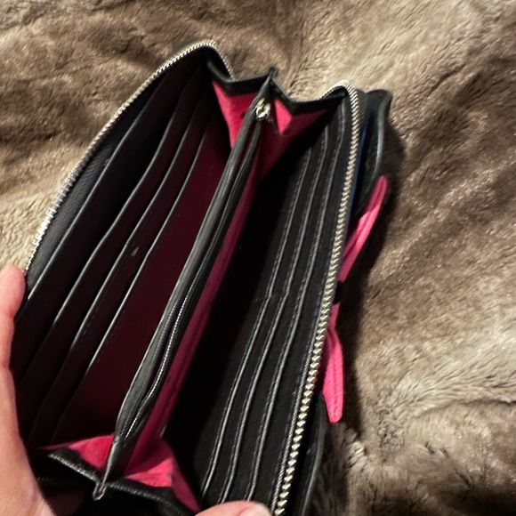 Minnie Mouse Tote by Loungefly - Picture 4 of 8